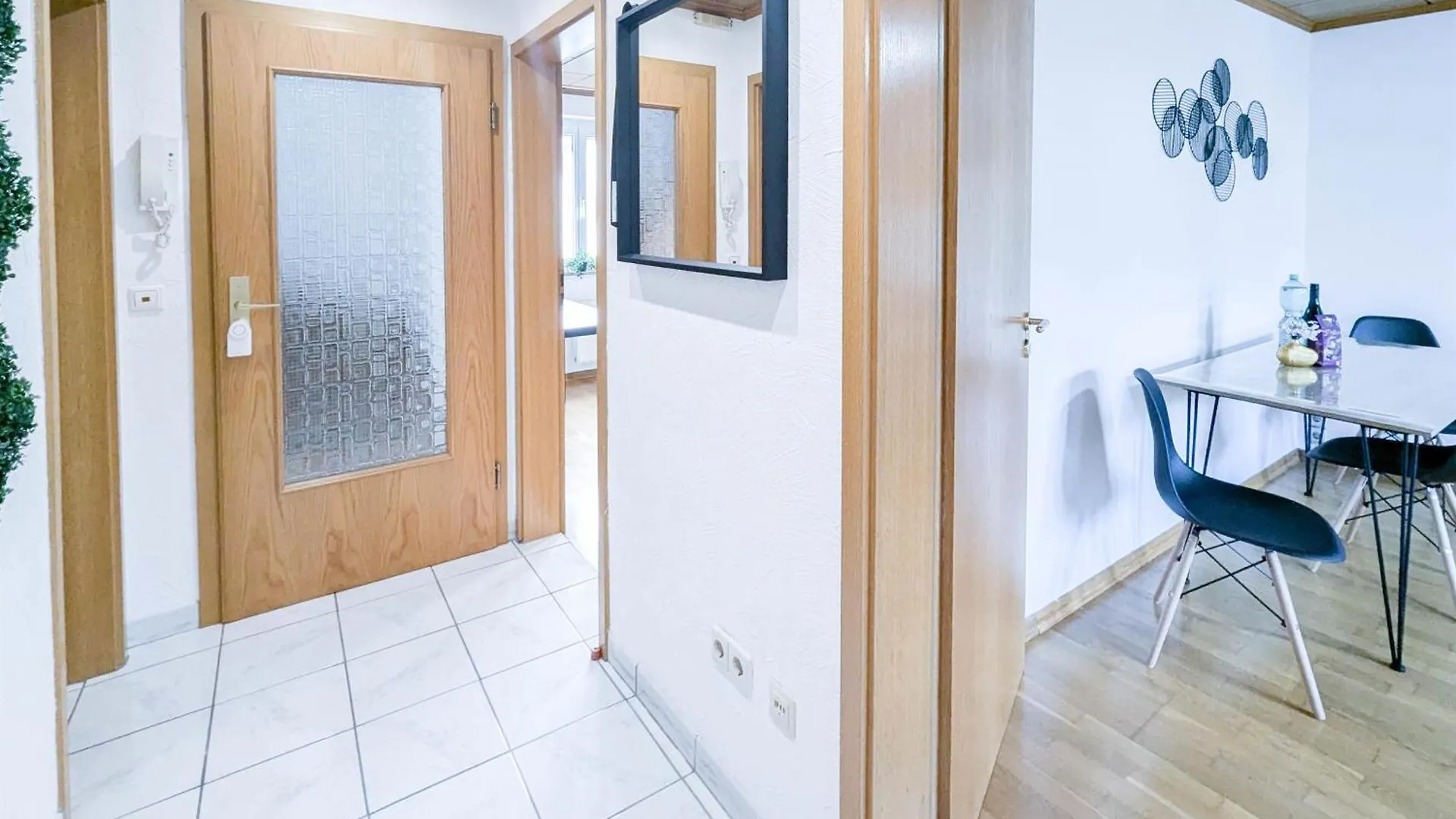Alfa Stuttgart 3 Zimmer 6 Betten Apartment Zuffenhausen Porsche Bosch Bz Wlan Ebk Wm Germany