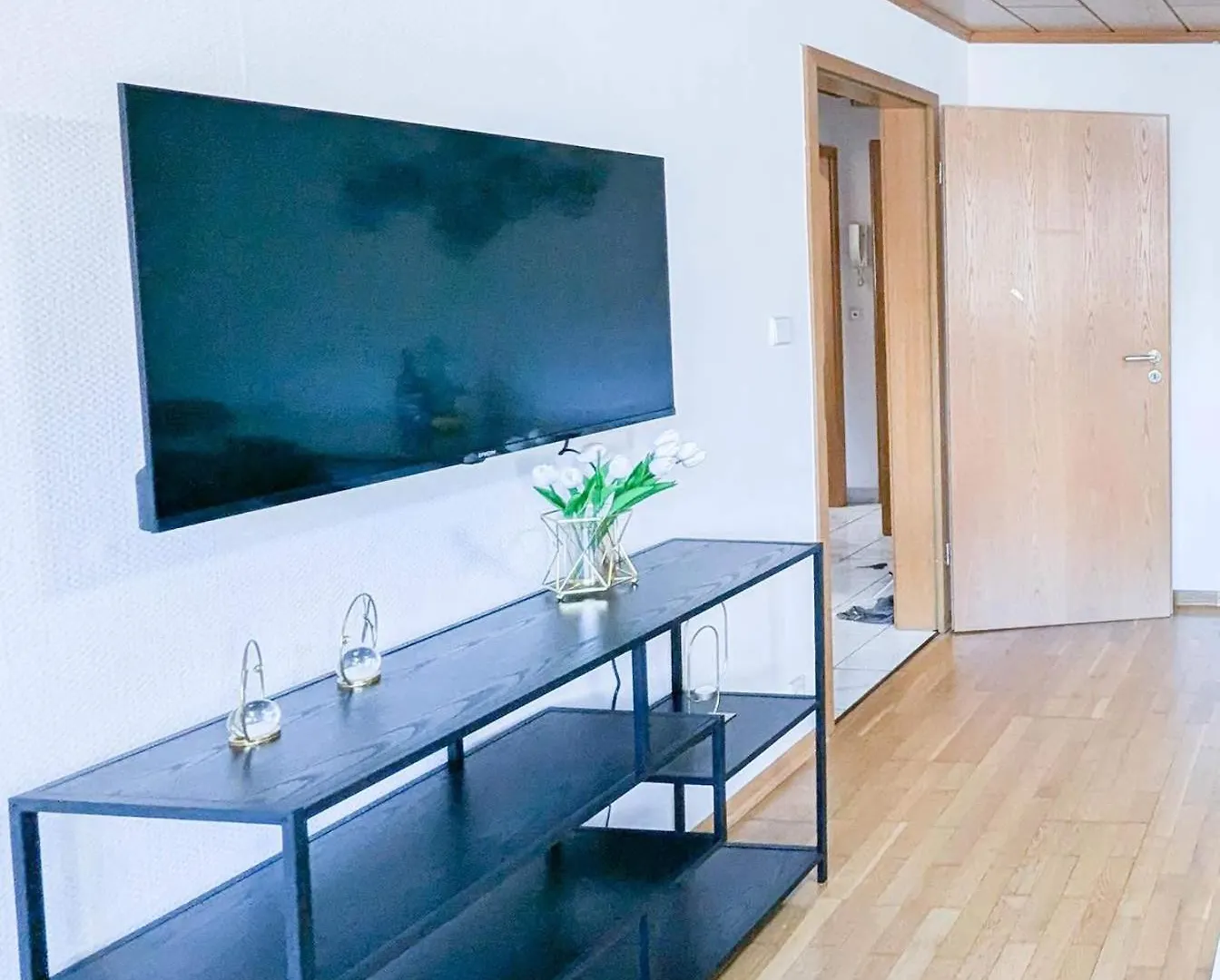 Alfa Stuttgart 3 Zimmer 6 Betten Apartment Zuffenhausen Porsche Bosch Bz Wlan Ebk Wm