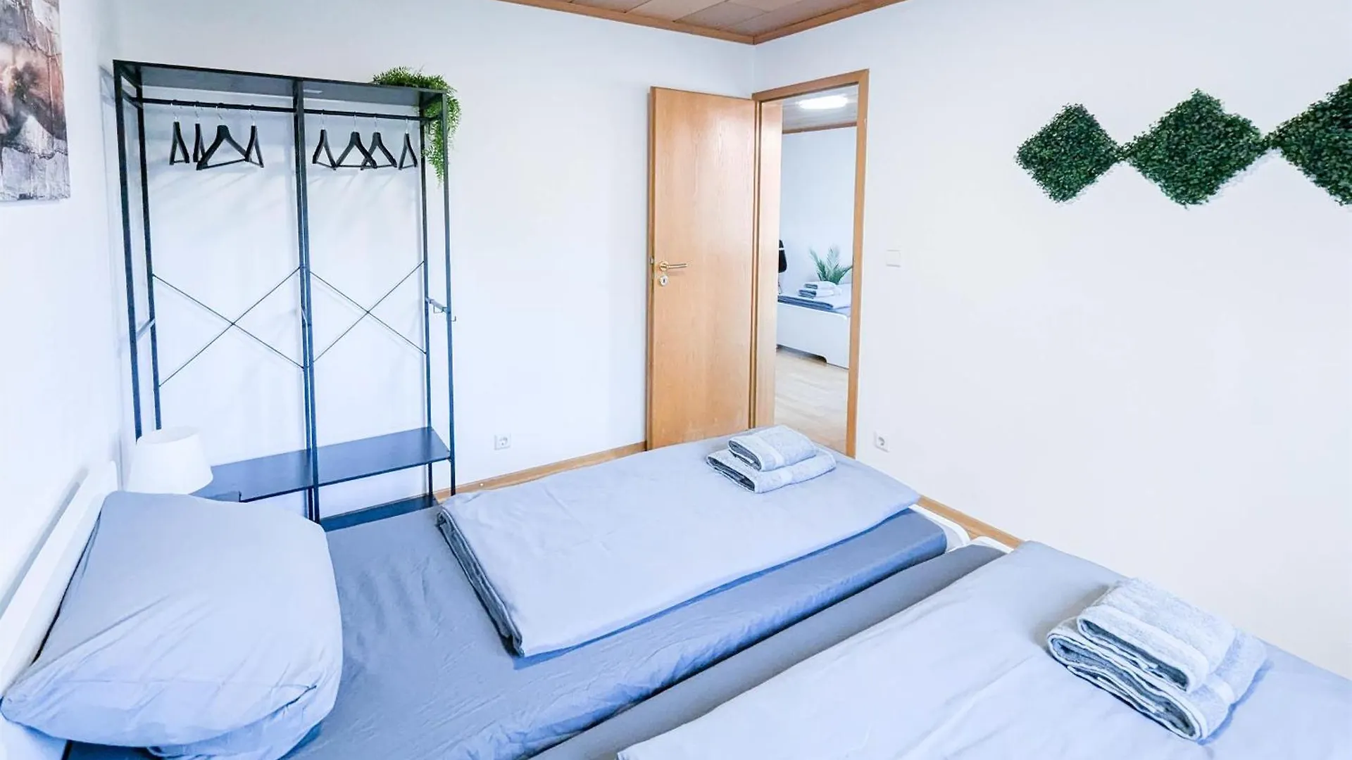 Alfa Stuttgart 3 Zimmer 6 Betten Apartment Zuffenhausen Porsche Bosch Bz Wlan Ebk Wm Germany