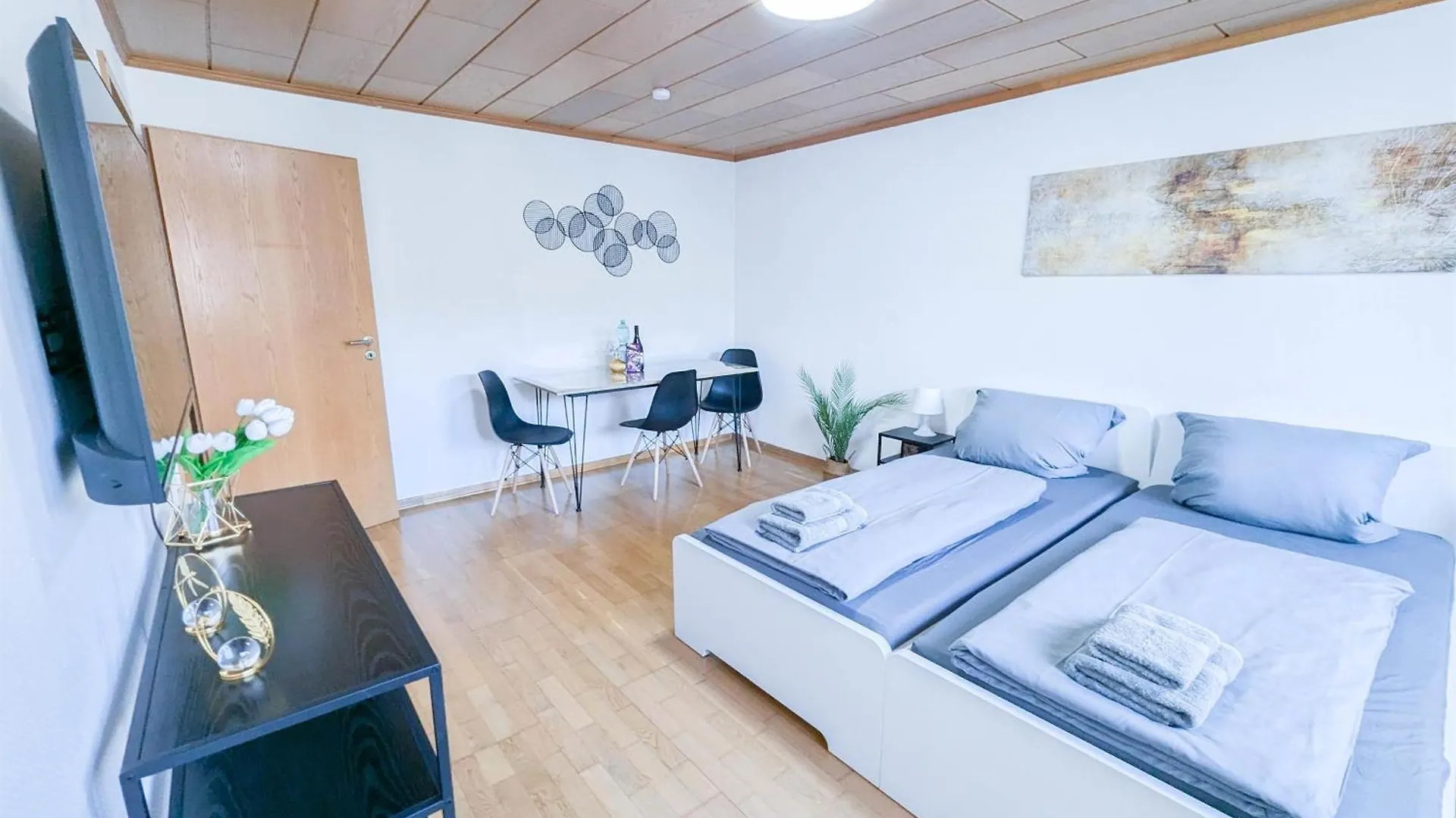 Alfa Stuttgart 3 Zimmer 6 Betten Apartment Zuffenhausen Porsche Bosch Bz Wlan Ebk Wm