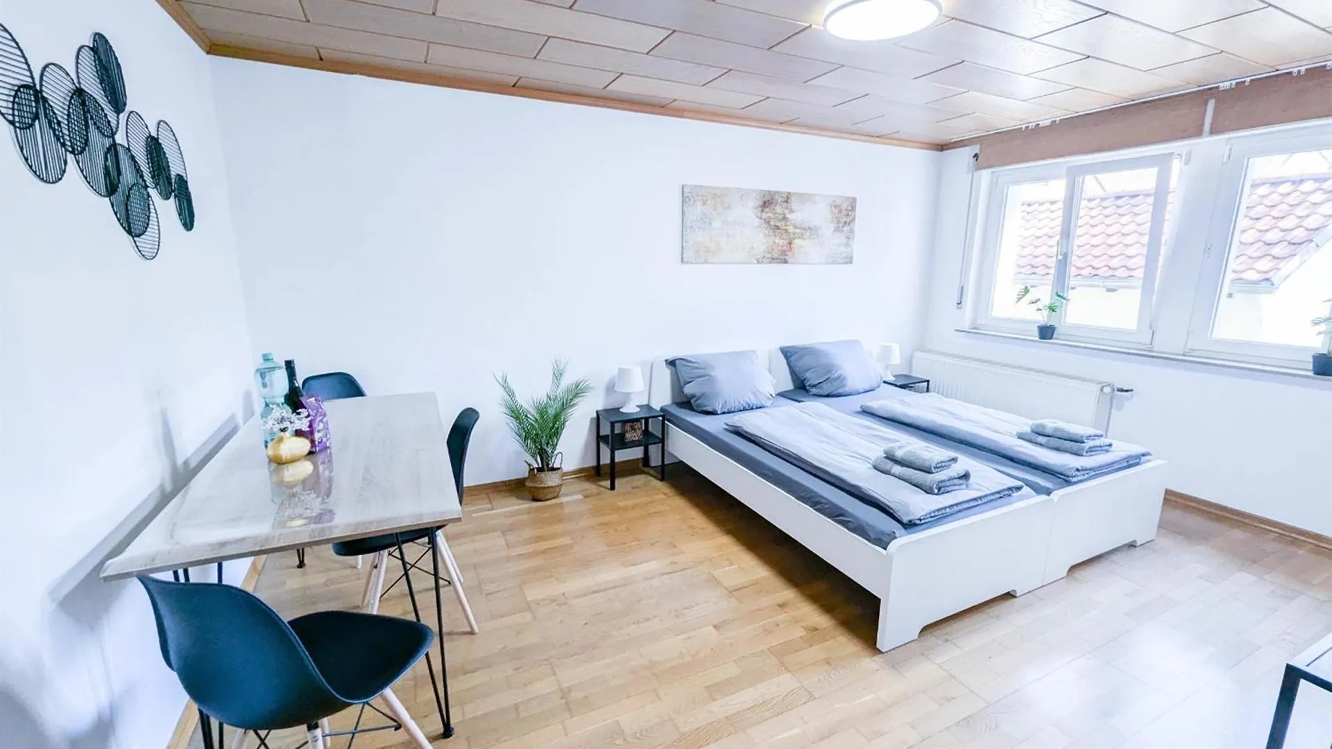 Alfa Stuttgart 3 Zimmer 6 Betten Apartment Zuffenhausen Porsche Bosch Bz Wlan Ebk Wm